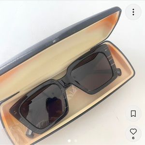 Raen Keera cat eye glasses
Dark Smoke